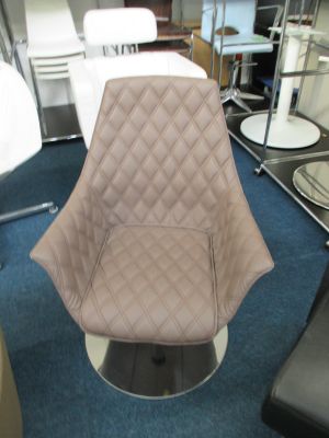 Loungesessel mit Rautensteppung Bezug Braun