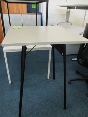 Stehtisch Quadratisch