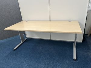 Schreibtisch Ahorndekor/Alusilber