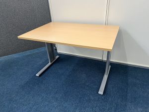 Schreibtisch Buchedekor/C-Fuß Alusilber NEU