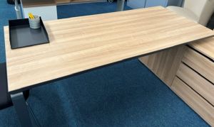 Schreibtisch zum Aufdocken
